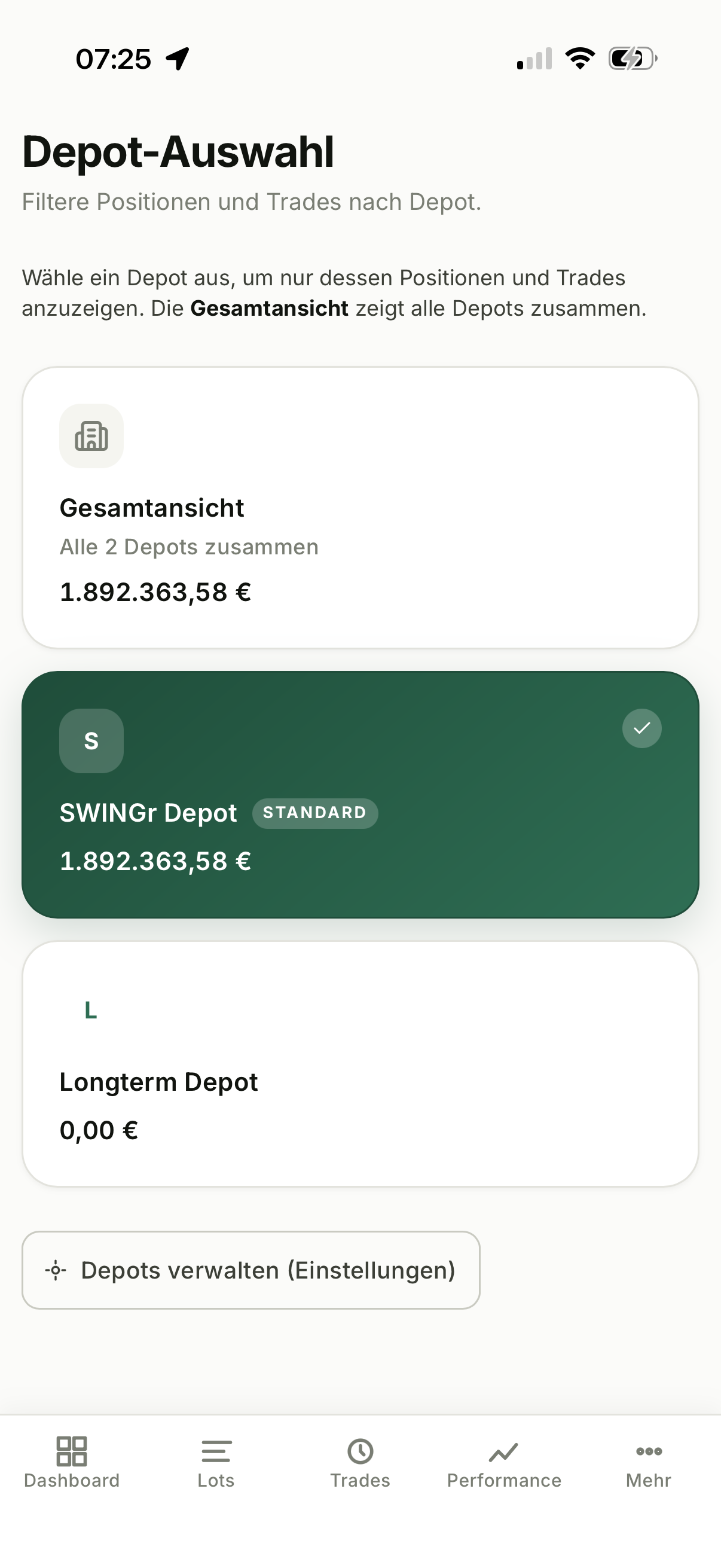 Depot-Auswahl in SWINGr mit Karten für alle Depots samt Depotwert und Häkchen am aktiven Depot
